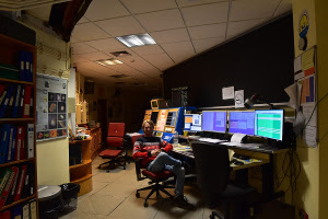 ING observing student in the INT control room